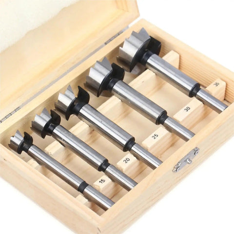 Grab These 5 PCS Forstner Drill Bits With Self Centering Design For Easy Wood Boring. Perfect For DIY Projects And Precision Holes From 15 To 35 Mm Range Using Standard Hand Tools. Super High Carbide Tips Make Cutting Smooth And Fast Without Mess! 5pcs set in wooden case, 15-35mm