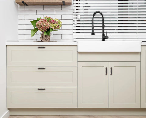 Modern kitchen with 30 Pack Solid 3 Inch Oil Rubbed Bronze Cabinet Handles For Kitchen Cabinets And Drawers, Zinc Alloy Pulls.
