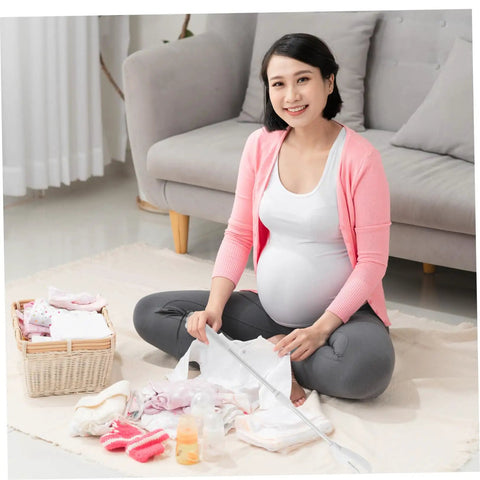 28 Inch Long Handle Grabber Reacher Tool for Seniors and Pregnant Women with Nonslip Grip, One Handed Operation, Lightweight Plastic and Stainless Steel Litter Picker for Easy Cleanup and Daily Independence used by pregnant woman indoors
