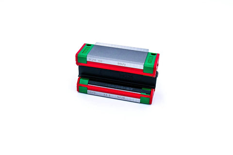 HGH25CA Linear Guideway Beefed Up For Heavy Load C With Light Preload Z0 Top Mount H Block in red and green