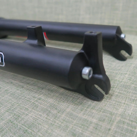 Close-up of 26 Inch Suspension Fork For Mountain Bikes, Single Shoulder 28.6mm Straight Tube, Ultralight Aluminum Alloy