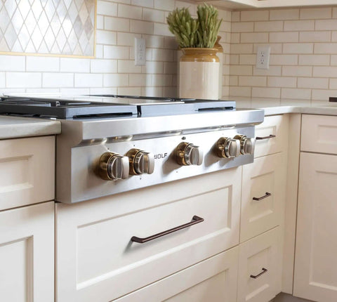 Slick Retro Cabinet Pulls Built Tough As Nails With Solid Zinc Alloy Featuring Dope Antique Oil Rubbed Bronze on kitchen drawers.