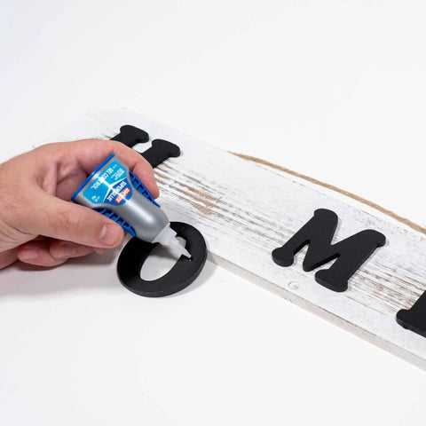 Applying Gel Control Super Glue For Quick Fixes Clear Instant Adhesive For Plastic Wood Metal Crafts And Repairs No Drip Formula