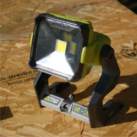 18V Dual Power LED Work Light With 20 Watt LED And Over 1800 Lumens 360 Degree Rotating Head Tripod Mount Compatible Battery