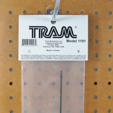 Packaging of Pretuned Dual-Band Ham Radio Antenna Kit 144 148 MHz VHF And 440 450 MHz UHF With Glass Mount
