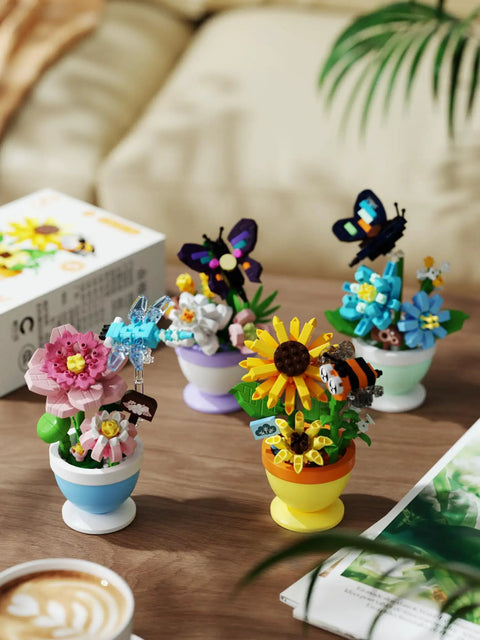 Sunflower Bee Mini Flower Bonsai Building Toy Set For DIY Nature Garden Decor With Colorful Blossoms Bees Dragonflies And Butterflies, mini LEGO-style pots
