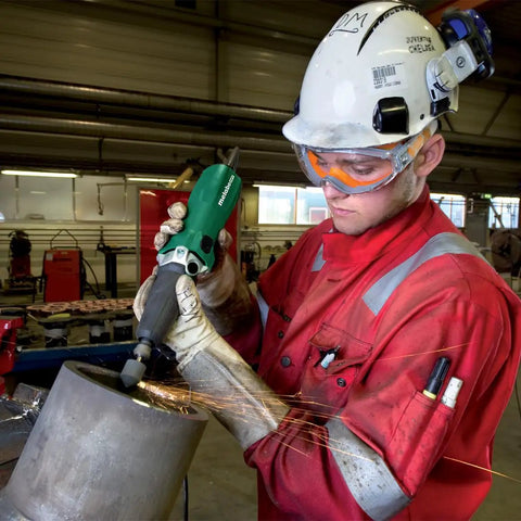 Worker using Universal Long Neck Die Grinder For Deburring Milling Grinding And Cutting In Tight Spots Spindle Lock for metalwork