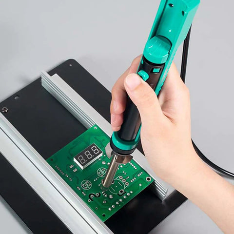 Desoldering Soldering Iron Kit With Solder Sucker Pump Auto Temperature Regulation Shorter Handle 1.0mm And 1.2mm Nozzles in use