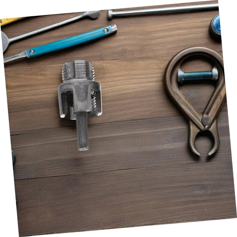 Ifundom 3-Piece Electric Drill Pipe Threader Tool Set For Plastic Water Pipe And Steel Construction With Leakproof Connections and Stable Accurate Threads For Plumbing Projects And DIY Use Get Your Job Done Fast showing a metal cutting die on a wooden surface.