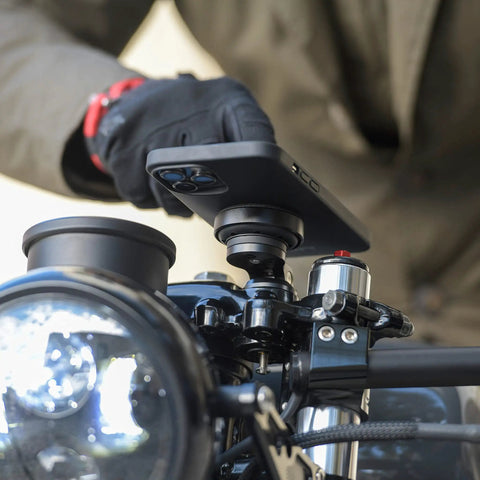 Anti Vibration Module SPC Plus Accessory For Smartphones, mounted on a motorcycle, showing secure mounting with real vibration reduction