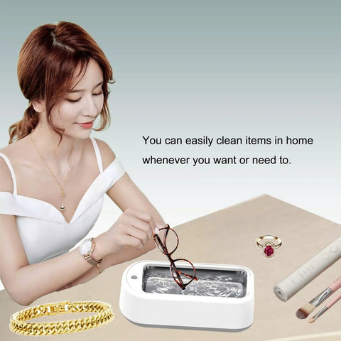 Woman using All In One Ultrasonic Glasses And Jewelry Cleaner 640ML 48KHz Powerful Sonic Cleaning Machine with glasses and jewelry