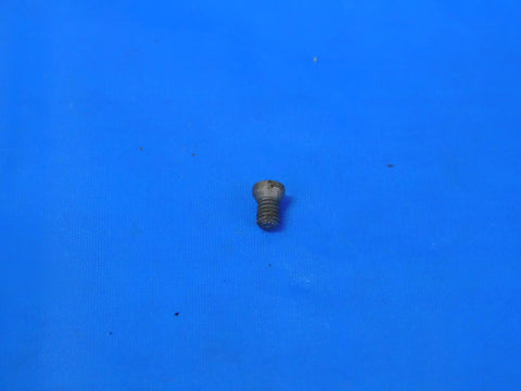 Solid Indexable Insert Tooling Kit For CNC Milling Operations Heavy Duty Carbide Cutters Shop Floor Ready With Quick Change Mount showing a close-up of a metal screw on a blue background.
