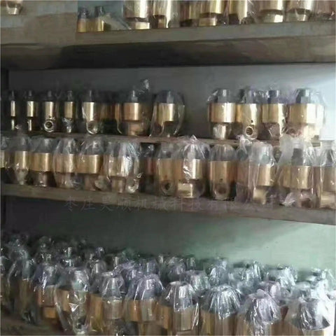 Two-Way Rotary Union Swivel Fitting For Water Air And Light Oil Lines With Right Thread, 360 Degree Rotation, Tangle-Free And Leak-Free, Dual Port Design For Moving Machinery And Flexible Hose Setup, brass DN20 units on shelf