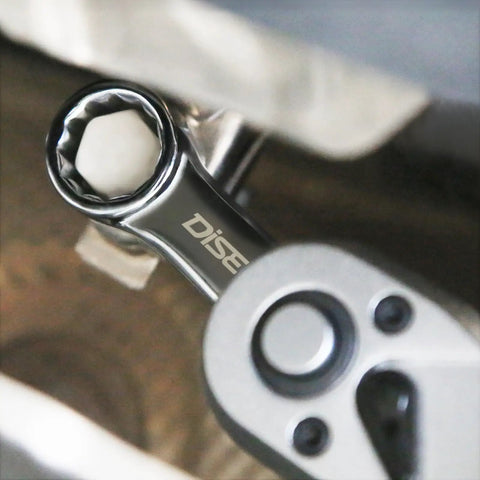 Close-up of a 10 Piece Metric Torque Wrench Adapter Set 10mm To 19mm in Chrome Vanadium Steel with wrench in use