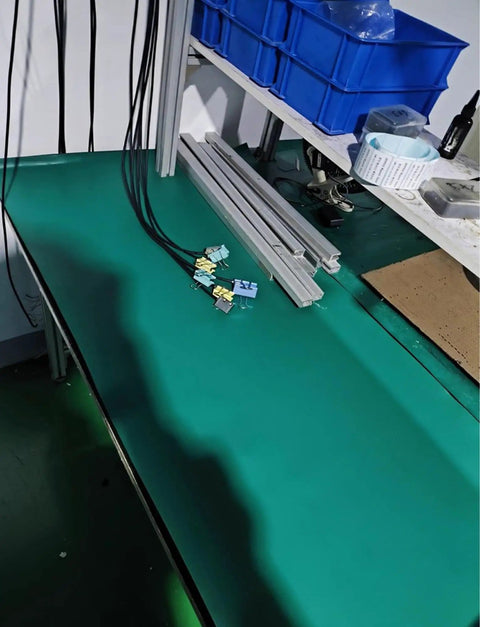 Anti Static Soldering Work Mat For Electronics Repair And Lab Use 2mm Thick Heat Resistant Rubber Pad on workbench