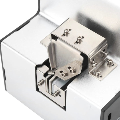 Close-up of Screw Feeder And Arranging Machine For M1.0 To M5.0 Screws Under 20mm Dope Speed High Output at metal components