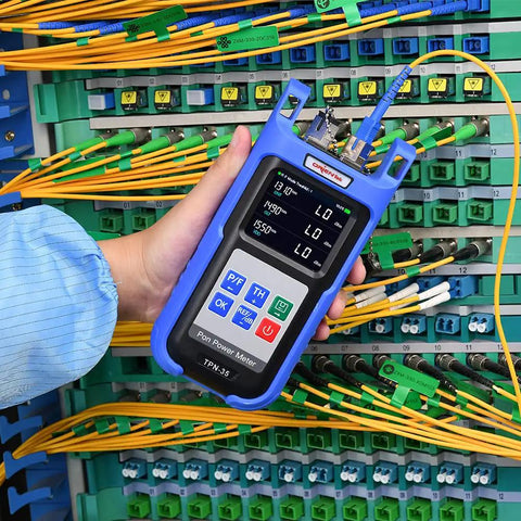 Technician using UPC Connector PON Optical Power Meter For EPON Networks, All In One Tool That Simultaneously Measures 1310 1490 1550 Nm