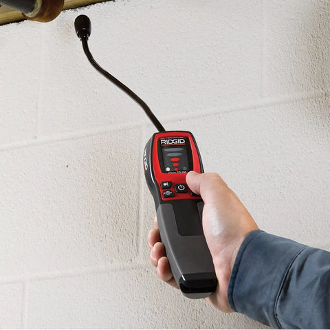 Combustible Gas Handheld Detector With 16 Inch Flexible Probe Visual Audible And Vibration Alarms used on overhead pipe