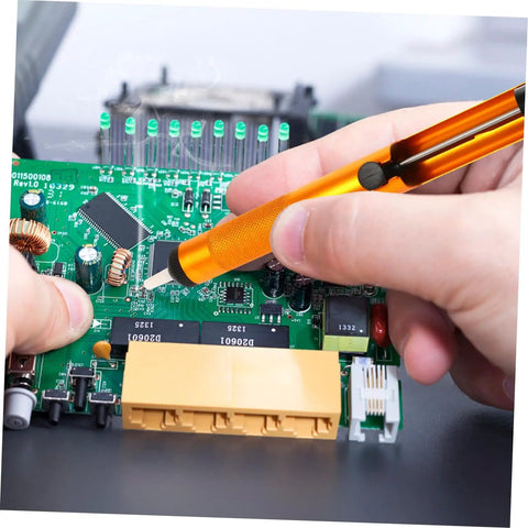 Using Three Piece Aluminum Desoldering Solder Absorber Pump Sucker For PCB One Hand Use Easy Grip Solder Removal Tool Kit on PCB