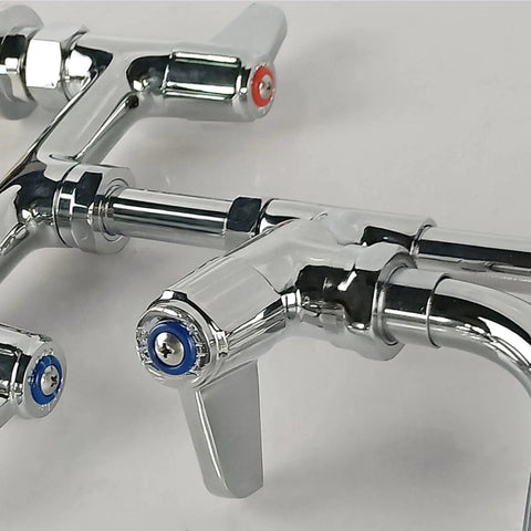 Heavy Duty 7 Inch Deck Mount Commercial Faucet With Sprayer and Pull Down Hose Single Pedestal Restaurant Pre Rinse Faucet close-up view