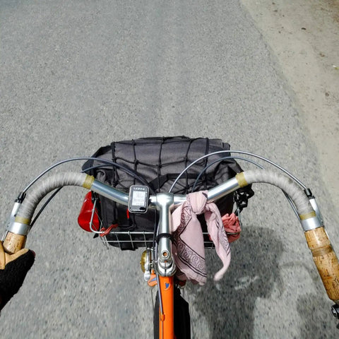 4 In 1 Dayliner Box Bag 20 Liter Water Resistant Rolltop For Bike Handlebars, Rack, Trunk, Or Basket With Shoulder Strap Grab And Go Everyday Carry For Commutes, Grocery Runs, And Bike Camping In Any Weather, secured on bike handlebars during ride