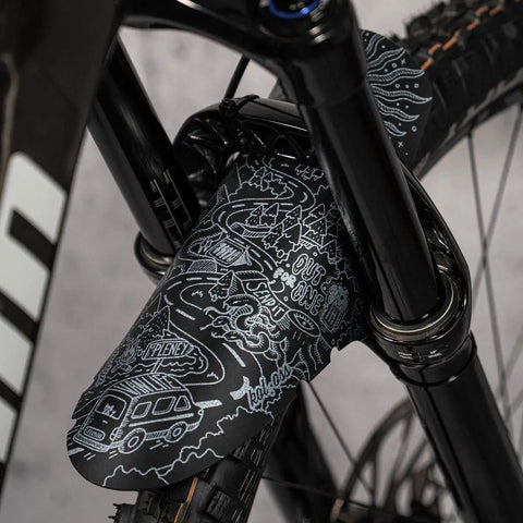 Front Big Bike Fender For Face Protection And Fork Shield Keeps You Clean And Dry On Enduro Trail All Mountain Cross Country Freeride Downhill And E Bike Rides Award Winning German Design mounted on front fork