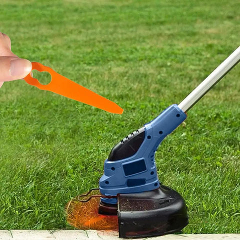 Hand holding PA6 nylon blade next to grass trimmer. 100 Pcs Plastic Replacement Trimmer Blades For STIHL Polycut 2 2 3 2 FSA 45 FSA 57 FSE 52 And Sun Joe 24V GT10 RedBack Swift 40V Grass Trimmer Kit Beefy And Durable PA6 Nylon 90mm Length.