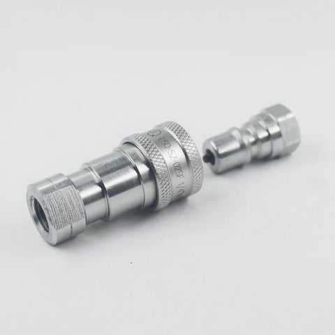 Two LSQ-S2-01 1/8'' NPT hydraulic quick-connect couplings, silver metal, ISO 7241-B