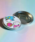 200 Pieces Clear Badge Film Circles For Button Makers And Crafts, Waterproof PVC Mylars Protective Films, 70mm Badges Shield, Easy Replacement For Arts And DIY Projects. Clear 70mm PVC badge film on button badge with cartoon design