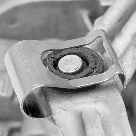 Top Quality 6 Piece Windscreen Wiper Fixing Clips In Manganese Silver For Quick Car Repair And Linkage Clamp Fixes On Most Common Vehicles To Get You Back On The Road In A Jiffy, close-up of silver wiper linkage clip