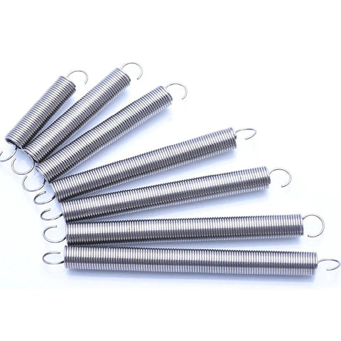 Durable Dual Hook Tension Springs Wire 0.6mm Outer Diameter 7mm Lengths From 20 To 50mm wear resistant heavy duty springs arranged in a line.