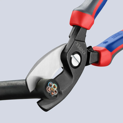 Cable Shears For Copper And Aluminum Cables, One Hand Operation, cutting through a multi-core wire with precision.