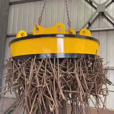 Heavy Duty Hydraulic Magnetic Attachment Self Powered Excavator Job Site Workhorse And Electromagnetic Scrap Lifter lifting scrap wood debris.