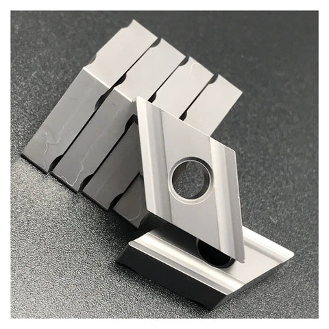 Snag This Heavy Duty Indexable Carbide Lathe Tool For Machining Mild Steel Stainless And Cast Iron With High Hardness Low Friction And Top Toughness For Your CNC Cutting Needs Right Now - close-up of carbide inserts.