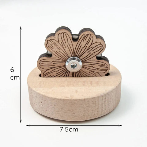 Wooden Thread Cutter Blade for Sewing with Daisy Flower Design, Sharp Precision Blade on Sturdy Wooden Base, 7.5cm x 6cm