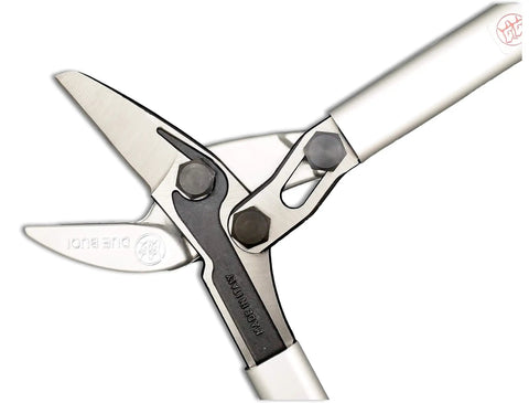 Close-up of Heavy Duty 32 Inch Narrow Blade Lopper With Extra Leverage And Compound Action For Effortless Cutting Of 2 Inch Branches.