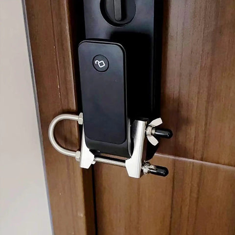 Portable Travel Door Lock Heavy Duty Security Lock For Outward Opening Doors Adjustable Stainless Steel Safety Device installed on wood door