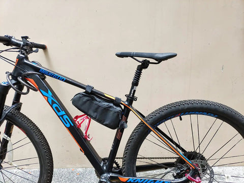 Smooth Ride Bike Suspension Seat Post With 40mm Travel And Adjustable Clamp Angle, 6061 Aluminum installed on mountain bike