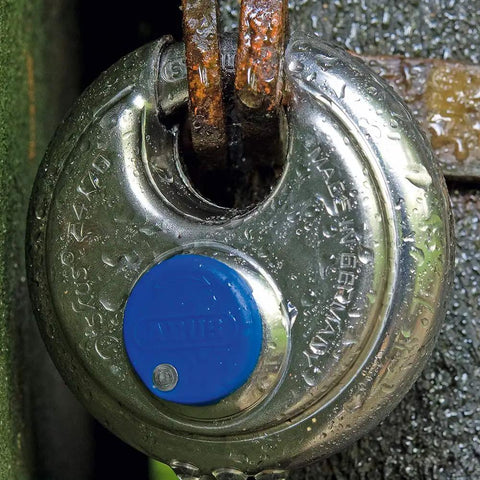 Diskus Hardened Stainless Steel Padlock Keyed Alike with 360 Degree Protection and Anti Cut Plate on rusted gate