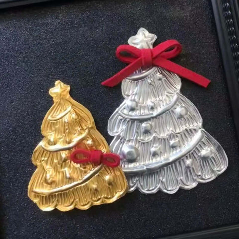 Gold Tin Foil Craft Kit with 15 dual-sided aluminum foil sheets, metal embossed Christmas trees with red bows, for DIY art projects