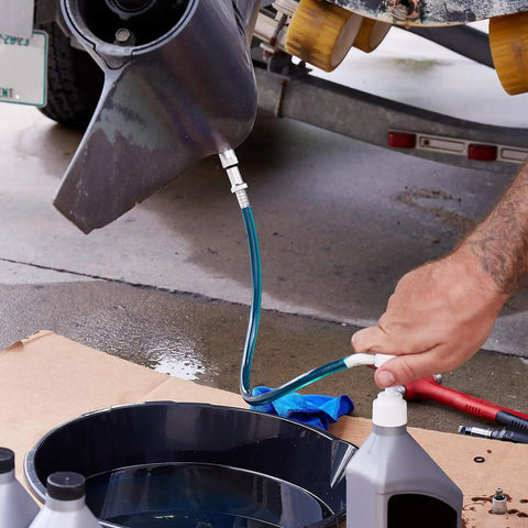 Grease Monkey Go To Fluid Pump For Standard Quart Bottles 4 Cc Per Stroke Transmission Fluid Extractor in use with gear oil.