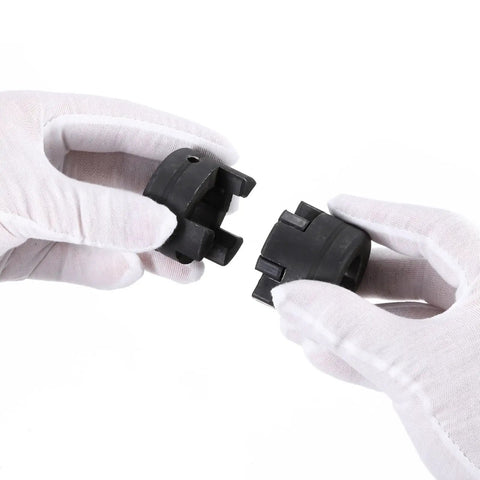 2 Pack L-Jaw Coupling Set Three Quarter Inch To One Inch Flexible Three Piece Coupler With Buna N NBR Rubber Spider For Log Splitter Hybrid Equipment In Industrial Applications, hands holding coupling halves