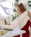 Cordless Electric Fabric Scissors With Safety Lock Cut Leather Cloth And Paper Under 25mm Thickness Battery Powered Handheld Design for sewing.