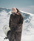 Person wearing Baggy Fit Ski Jacket For Men And Women Insulated Waterproof Windproof Snow Coat Loose Snowboarding Jacket