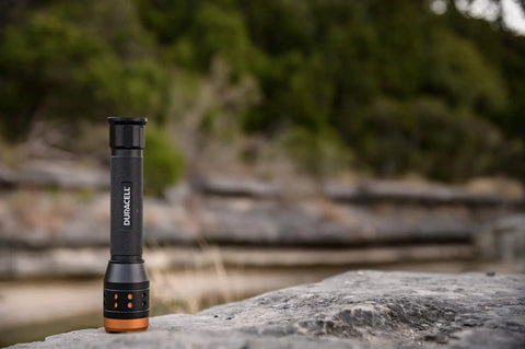 Ultra Lightweight Focusing Flashlight With 700 Lumen Beam That Goes From Wide To Spot Aircraft Grade Aluminum Body Easy Carry