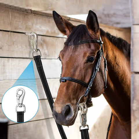 Heavy Duty Horse Cross Ties With Adjustable Length 45.2 To 78.7 Inches, Nylon Trailer Tie Featuring Panic Snap close-up with horse