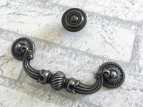 Vintage Style Bail Drawer Pull Antique Bronze Cabinet Handle 7.2 Inch Durable Zinc Alloy for Rustic Dressers