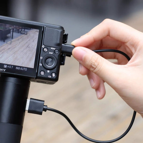 Connecting camera to 10000mAh Battery Handle Grip For DSLR Action Camera And Smartphone Rig Dope Portable Charger Tripod Monopod