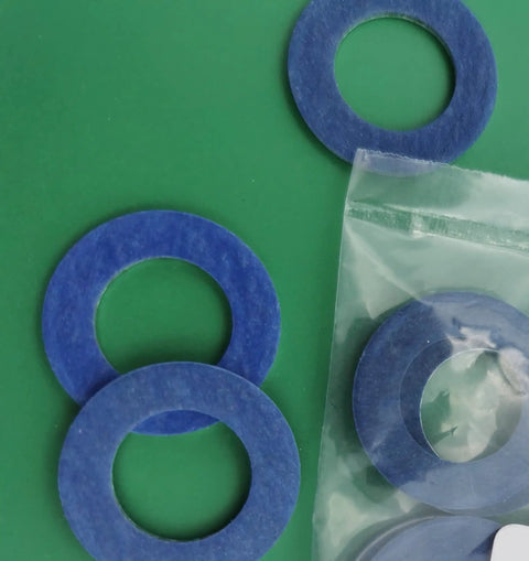 Oil Drain Plug Gasket Set And Crush Washer Replacement For Toyota, Aluminum 0.82 Inch Outer Diameter 0.47 Inch Inner Diameter 0.07 Inch Thick, 10 Pack Replaces 90430-12031, Durable Automotive Seal blue aluminum washers on green background