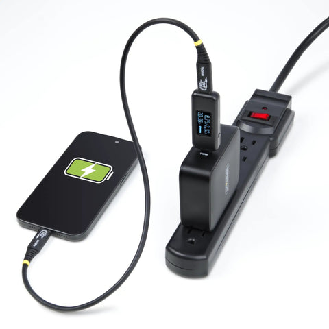 USB C Power Tester And Digital Multimeter Bi Directional Voltage And Current Meter 240W PD EPR Cable Port Tester in use